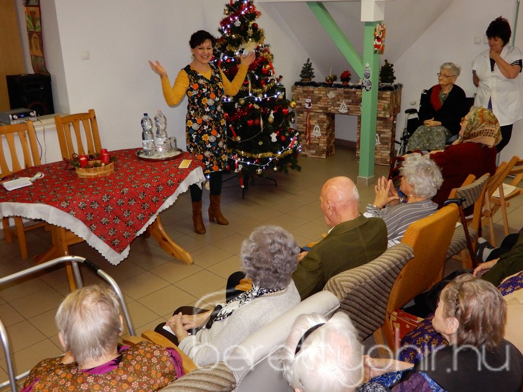 Mesét kaptak ajándékba 16